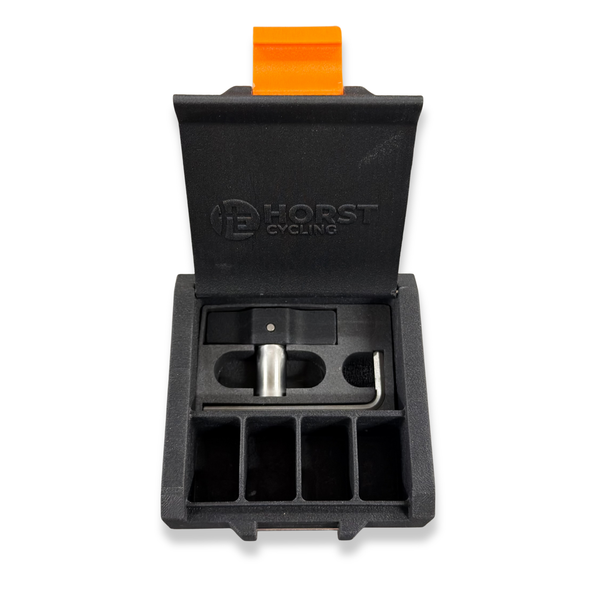 Cross Spikes™ Vault